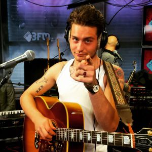 DOUWE BOB 3FM MEGAHIT MET SWEET SUNSHINE