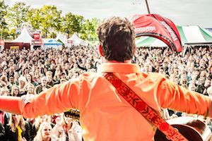 DOUWE BOB NAAR FINALE SONGFESTIVAL!